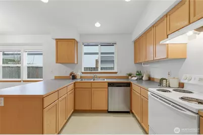 8018 65th Drive NE, Marysville, WA 98270 - Photo 12