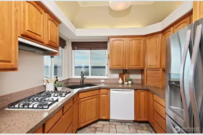 4694 Wrightsman Place, Clinton, WA 98236 - Photo 6