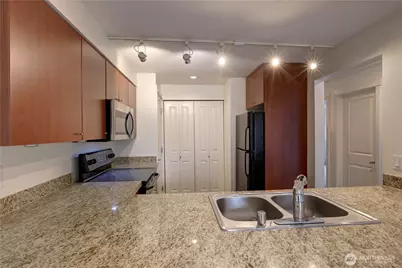 11303 NE 128th St #B201, Kirkland, WA 98034 - Photo 8