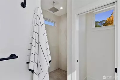 9015 14th Avenue SW, Seattle, WA 98106 - Photo 28