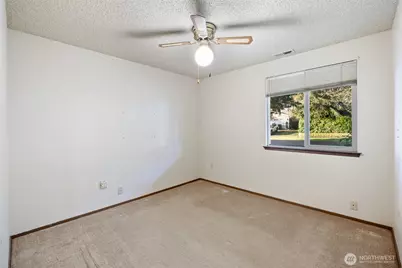 604 Hawks Glen Drive SE, Olympia, WA 98513 - Photo 16