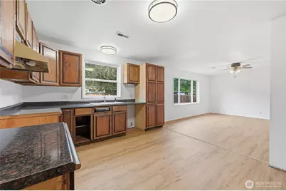 11805 3rd Avenue S, Seattle, WA 98168 - Photo 14