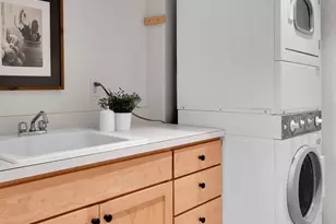 121 E Edgar St, Seattle, WA 98102 - Photo 34