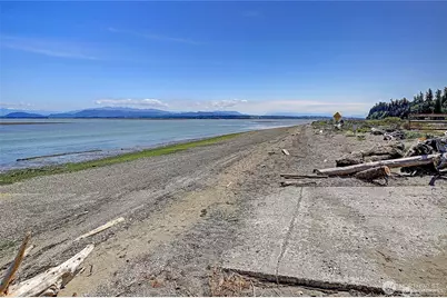 1577 Arrowhead Beach Road, Camano Island, WA 98282 - Photo 32