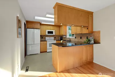 5218 S 11th St, Tacoma, WA 98465 - Photo 8