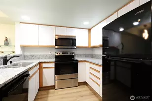 915 SW Kimball Dr, Oak Harbor, WA 98277 - Photo 12