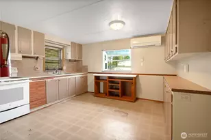 20006 117th St E, Bonney Lake, WA 98391 - Photo 10