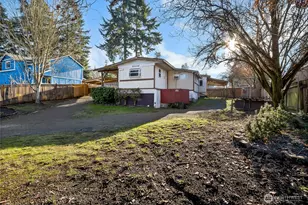 20006 117th St E, Bonney Lake, WA 98391 - Photo 2