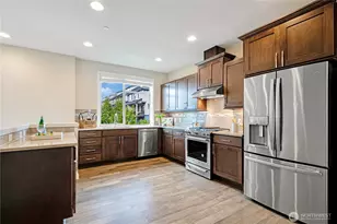 561 NE Ellis Dr, Issaquah, WA 98029 - Photo 8