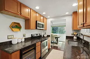 21806 NE 17th Ct, Sammamish, WA 98074 - Photo 12