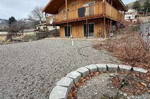 505 Beach St, Pateros, WA 98846 - Photo 4