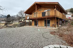 505 Beach St, Pateros, WA 98846 - Photo 2