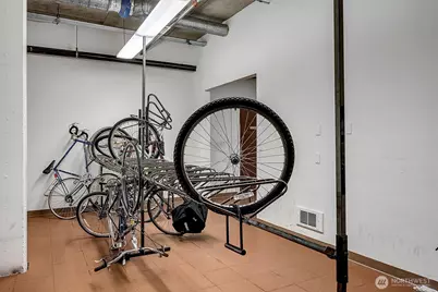 300 10th Avenue #B205, Seattle, WA 98122 - Photo 16