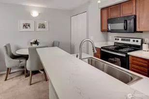 300 10th Ave, Seattle, WA 98122 - Photo 10