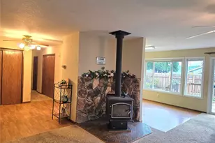 180 Scenic View Dr, Longview, WA 98632 - Photo 12