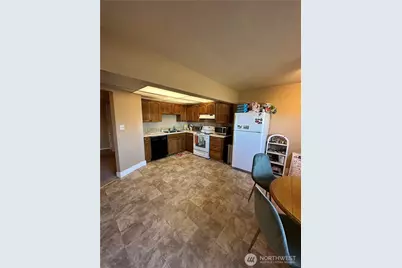 520 Olympic Avenue #B, Edmonds, WA 98020 - Photo 6