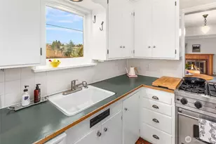 1947 34th Ave W, Seattle, WA 98199 - Photo 14