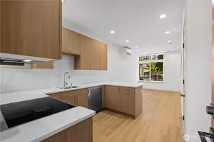 7009 9th Ave NE, Seattle, WA 98115 - Photo 10