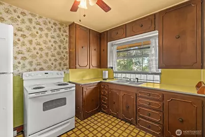 15202 Washington Avenue SW, Lakewood, WA 98498 - Photo 18