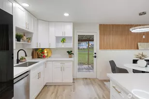 8821 S D St, Tacoma, WA 98444 - Photo 6