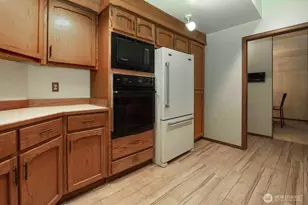 1805 Village Green Dr, Mill Creek, WA 98012 - Photo 14