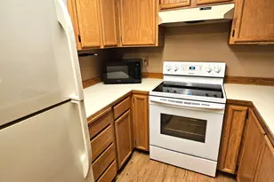 13717 Linden Ave N, Seattle, WA 98133 - Photo 2