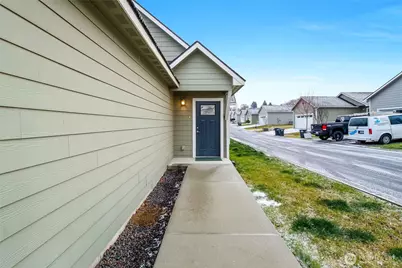 123 E 9th Avenue #7, Moses Lake, WA 98837 - Photo 2