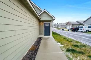 123 E 9th Ave, Moses Lake, WA 98837 - Photo 2