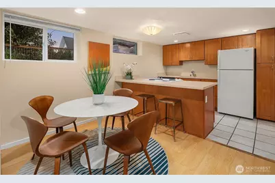 921 N 85th Street, Seattle, WA 98103 - Photo 4