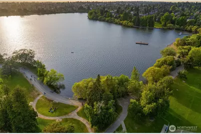 921 N 85th Street, Seattle, WA 98103 - Photo 28