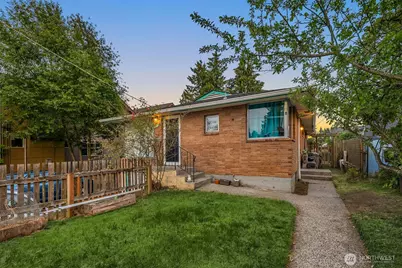 921 N 85th Street, Seattle, WA 98103 - Photo 1