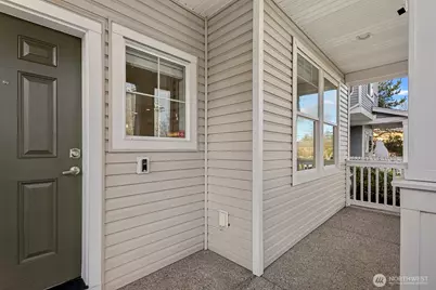 6503 29th Avenue SW, Seattle, WA 98126 - Photo 2