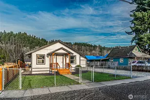 316 Bowlin Ave NE, Orting, WA 98360 - Photo 2