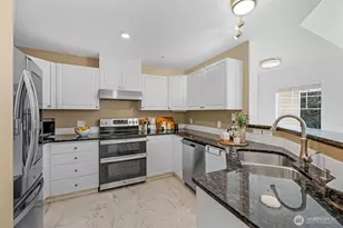 14007 69th Dr SE, Snohomish, WA 98296 - Photo 10