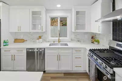 10704 NE 200th Place, Bothell, WA 98011 - Photo 6