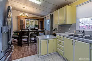 9818 Asotin St S, Tacoma, WA 98444 - Photo 6