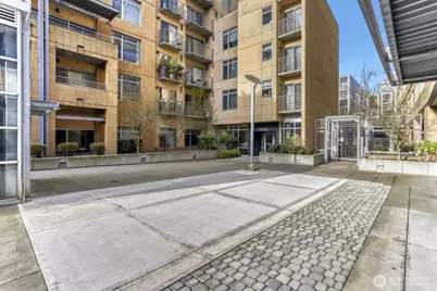 701 Columbia Street #110, Vancouver, WA 98660 - Photo 2