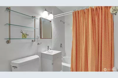 530 W Olympic Place #304, Seattle, WA 98119 - Photo 6