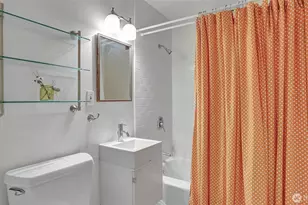 530 W Olympic Pl, Seattle, WA 98119 - Photo 6