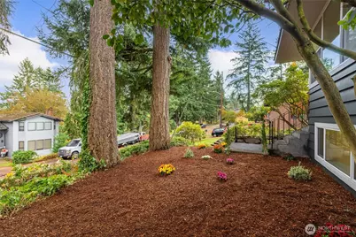 11721 24th Avenue NE, Seattle, WA 98125 - Photo 34