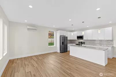 8612 37th Avenue S #A, Seattle, WA 98118 - Photo 4