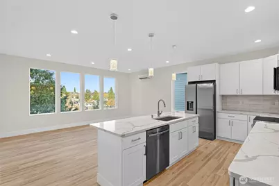 8612 37th Avenue S #A, Seattle, WA 98118 - Photo 6