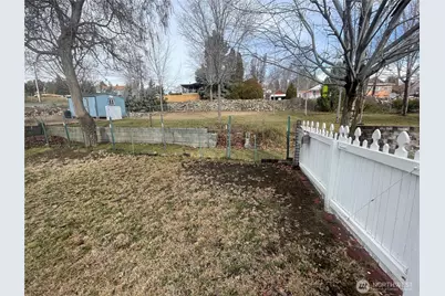 18 Cherry Avenue W, Omak, WA 98841 - Photo 28