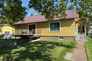 18 Cherry Ave W, Omak, WA 98841 - Photo 2