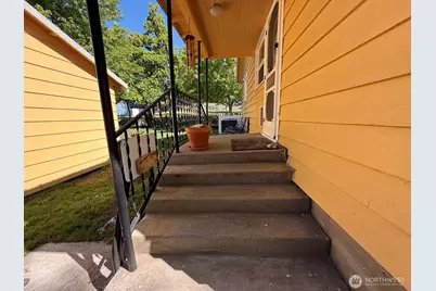 18 Cherry Avenue W, Omak, WA 98841 - Photo 8