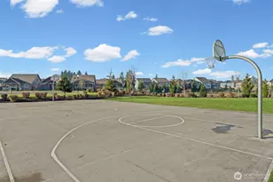 10586 189th St E, Puyallup, WA 98374 - Photo 16