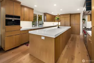 19303 Olympic View Dr, Edmonds, WA 98020 - Photo 12