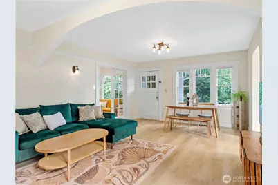 9701 Roosevelt Way NE, Seattle, WA 98115 - Photo 6