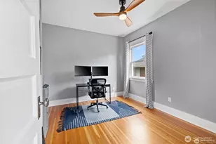 324 NE 50th St, Seattle, WA 98105 - Photo 16