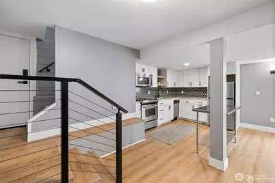 324 NE 50th Street, Seattle, WA 98105 - Photo 24